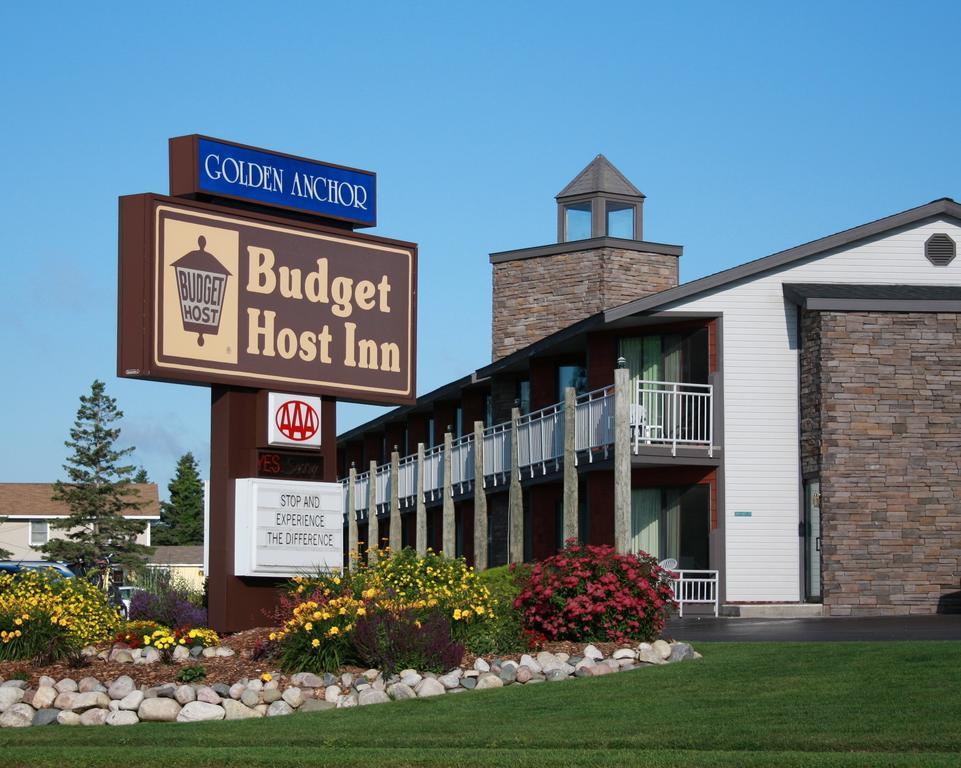 Budget Host Inn & Suites Saint Ignace Exteriör bild