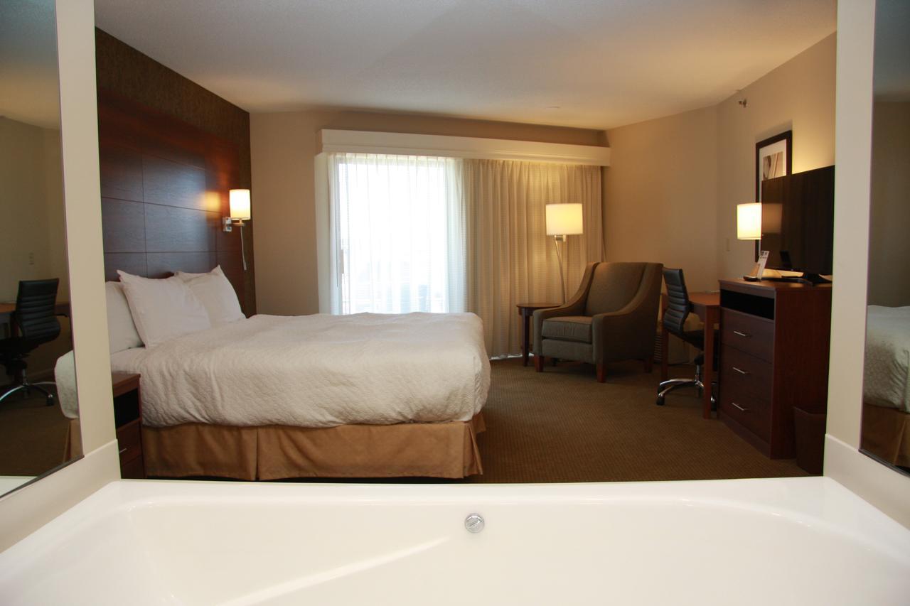 Budget Host Inn & Suites Saint Ignace Exteriör bild