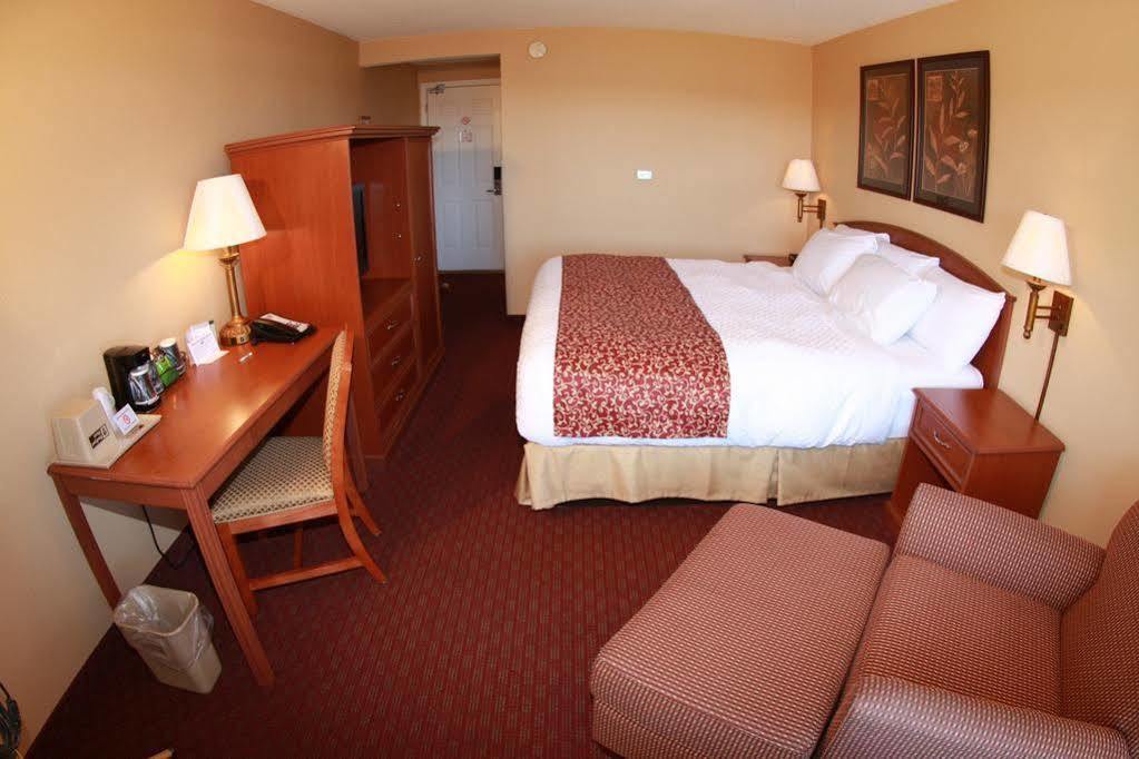 Budget Host Inn & Suites Saint Ignace Exteriör bild